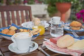 Malì Guest House & Terrace Bar