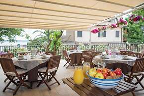 Malì Guest House & Terrace Bar