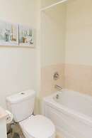 Sarkar Suites - Maple Leaf Square