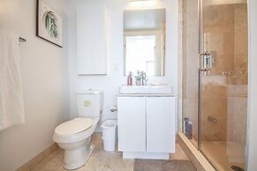 Sarkar Suites - Entertainment District