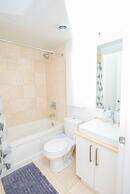 Sarkar Suites - Entertainment District