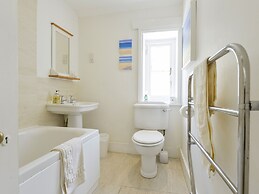 4 Coastguards Cottage