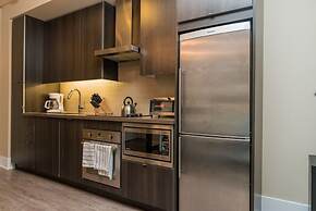 Sarkar Suites - CN Tower Rogers Centre