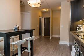 Sarkar Suites - CN Tower Rogers Centre