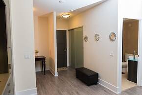 Sarkar Suites - CN Tower Rogers Centre