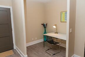 Sarkar Suites - CN Tower Rogers Centre