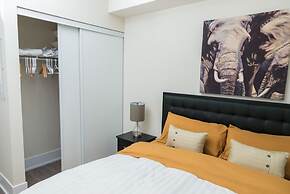 Sarkar Suites - CN Tower Rogers Centre