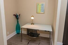 Sarkar Suites - CN Tower Rogers Centre