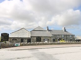 Dozmary Pool Barn