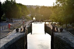 Barge Beatrice cruises on the Canal du Midi