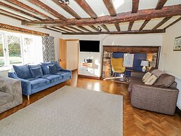 Little Cowarne Court