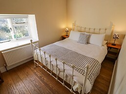 Little Cowarne Court