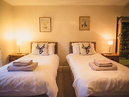 Deerclose West Farmhouse