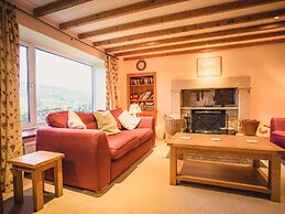 Deerclose West Farmhouse