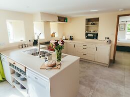 Deerclose West Farmhouse