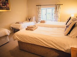 Deerclose West Farmhouse