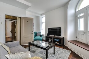 St Laurent Apartments