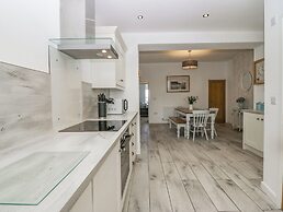 Driftwood, 23 Roa Island