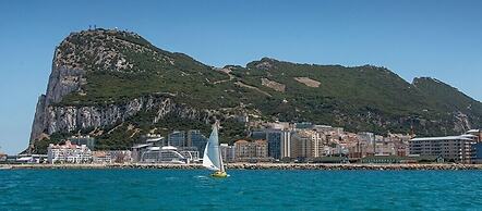 Hotel Admiral Casino & Lodge