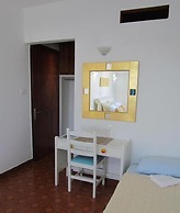 Milos Inn & Maisonette