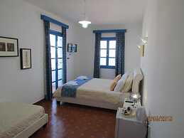 Milos Inn & Maisonette