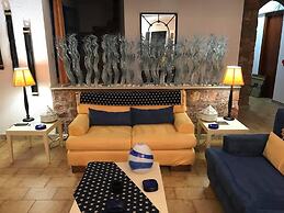 Milos Inn & Maisonette