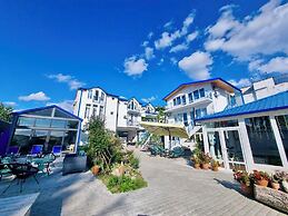 Laguna Beach Club