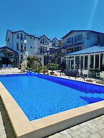 Laguna Beach Club