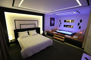 Delta Hotel
