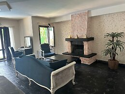 Mavilla Hotel