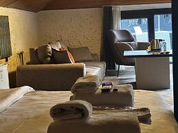 Mavilla Hotel