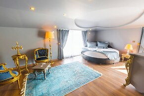 Real King Suite Hotel