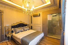Real King Suite Hotel