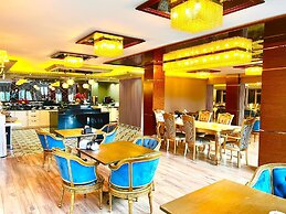 Real King Suite Hotel