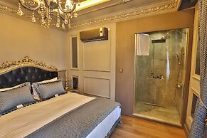 Real King Suite Hotel