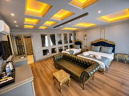 Real King Suite Hotel