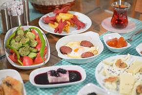 Brothers Cesme Boutique Hotel