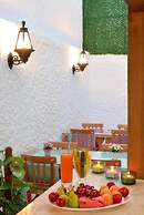 Brothers Cesme Boutique Hotel