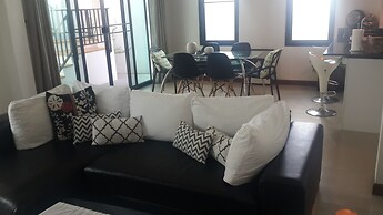 3 Bedroom Pool Villa near Beach & Laguna