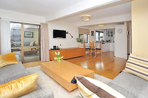 Salisbury St Villa 1