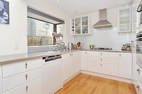 Salisbury St Villa 1