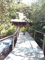 Bahay Isla Sanctuario