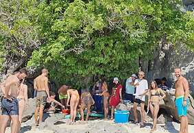 Big Paul Hostel - Adults Only