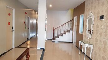 Front One Boutique Brani Solo