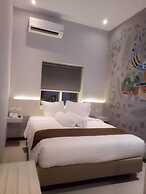 Front One Boutique Brani Solo