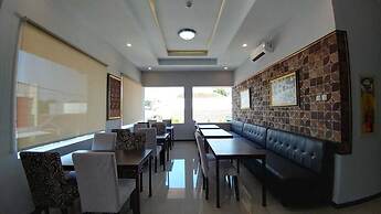 Front One Boutique Brani Solo