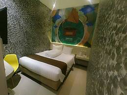 Front One Boutique Brani Solo