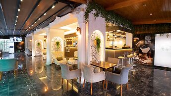 Elada Luxury Otel