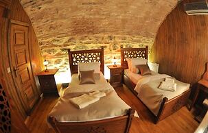 Issız Han Tarihi Butik Otel