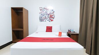 RedDoorz Plus @ EDSA Congressional